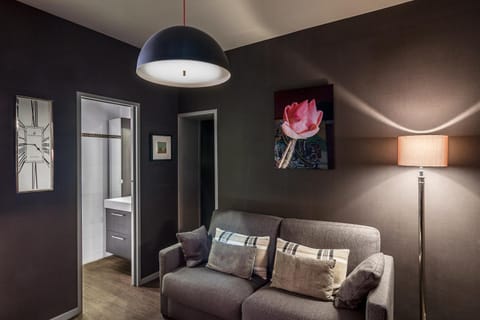 Living room, Seating area