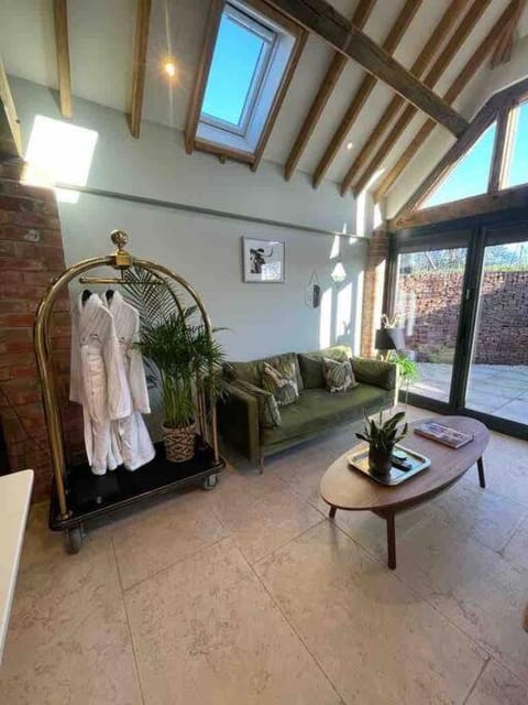 Luxury private FARM BARN, Airport, NEC House in Metropolitan Borough of Solihull