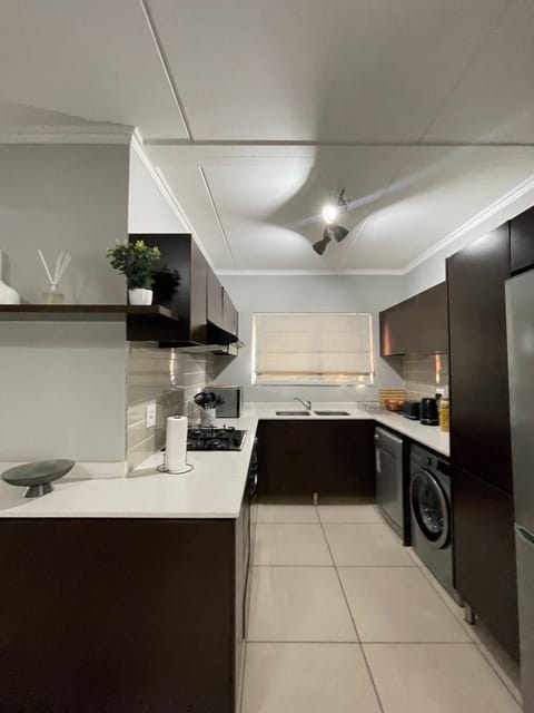 Apartment in Kyalami/Midrand. Apartment in Sandton