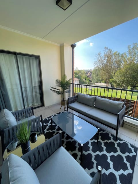 Apartment in Kyalami/Midrand. Condo in Sandton