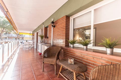 Lets Holidays Castelldefels Diagonal Orient Condo in Castelldefels