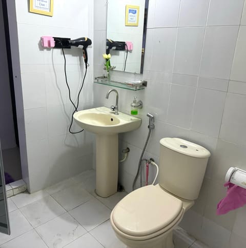 Toilet, heating