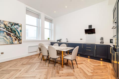 Dining area, kitchen