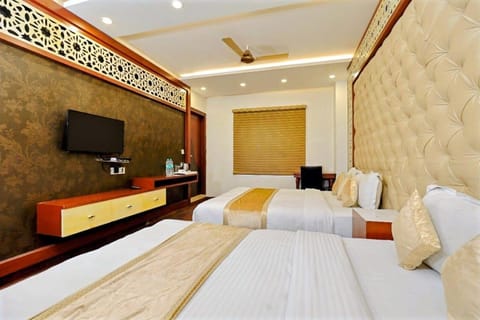 Hotel Noida International - opposite Mercedes Showroom Noida Sector 11 Hotel in Noida