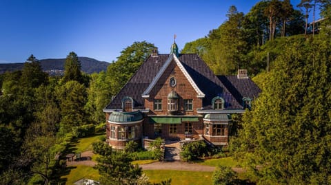 Unique Victorian Villa with private coastline Villa in Bergen