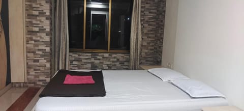 P N A Apartments Bed and Breakfast in Thane