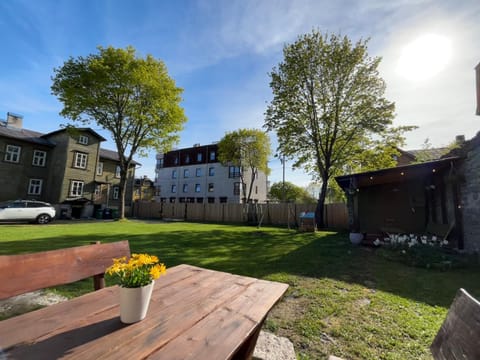 Garden Studio next to Telliskivi & Old Town Apartment in Tallinn