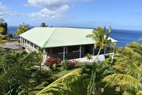 Property building, Day, Natural landscape, Garden, Garden view, Sea view