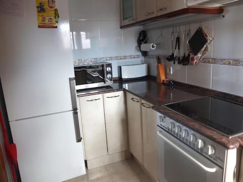 Kitchen or kitchenette, minibar, pet friendly, stove, toaster