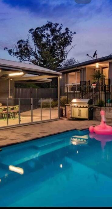 Resort style home pool spa sauna House in Canberra