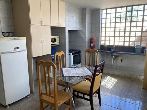 Solar dos Costais: casa com 4 suítes climatizadas Villa in Uberaba