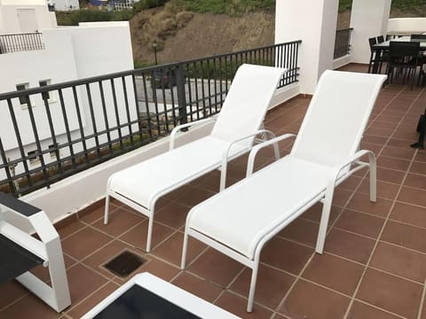 Balcony/Terrace, sunbed