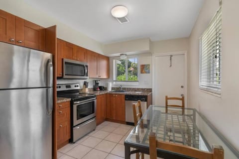 Unit 6 Lovely 2 bedroom Apartment for a Family Getaway Apartment in Fort Lauderdale