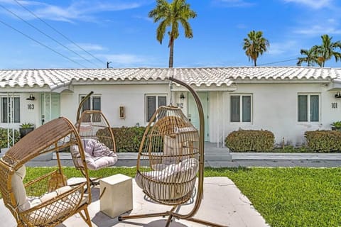 Renovated 1-Bed Oasis with Pool Apartment in Hallandale Beach