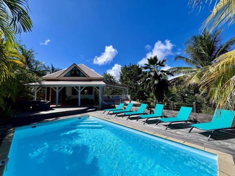 Day, Pool view, Swimming pool, sunbed