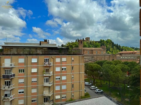 Property building, View (from property/room), City view, Landmark view, Street view