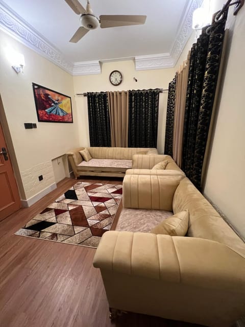Luxury Family Condominio in Islamabad