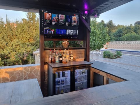 TV and multimedia, Lounge or bar, Evening entertainment