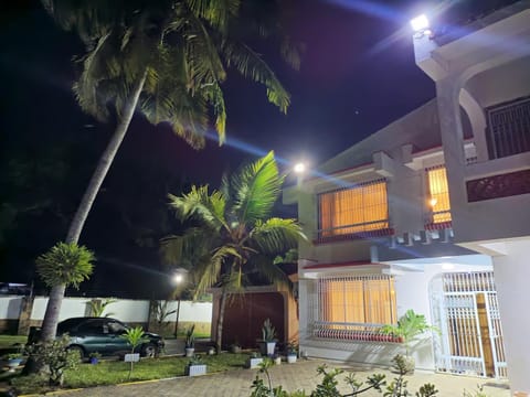 FIVE Bedroom Villa With Swimming Pool In Nyali Links Road Condo in Mombasa