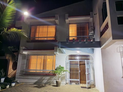 FIVE Bedroom Villa With Swimming Pool In Nyali Links Road Condo in Mombasa