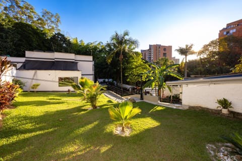 El Poblado, La Frontera (Apartamentos) Condo in Envigado