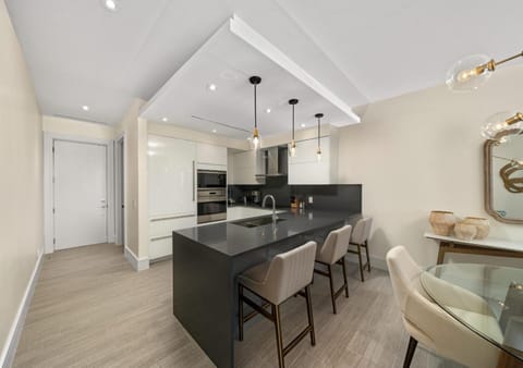 Dining area, kitchen