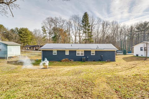 Pet-Friendly Morganton Home with Large Backyard! House in Caldwell