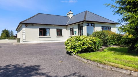 Property building, Spring, Garden, Garden view