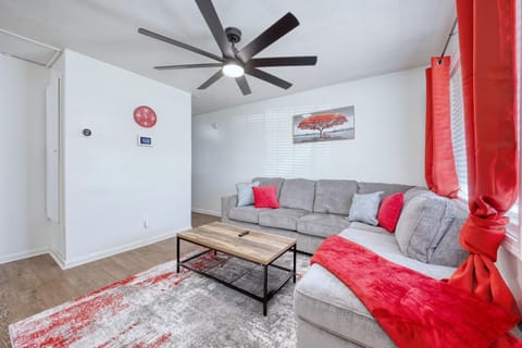 Living room, Seating area, fireplace