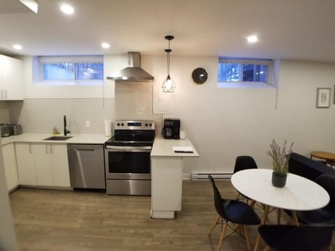 Modern and spacious 2 bedroom in Montreal Eigentumswohnung in Côte Saint-Luc