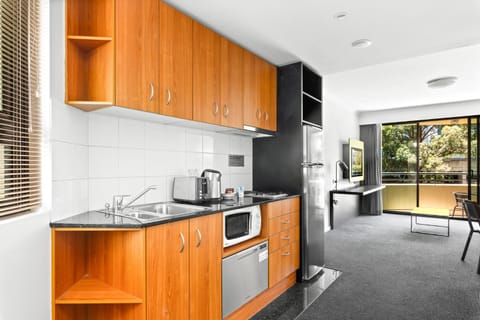 Sleek 1-Bed by Jubilee Park with Rooftop Pool Appartamento in Parramatta