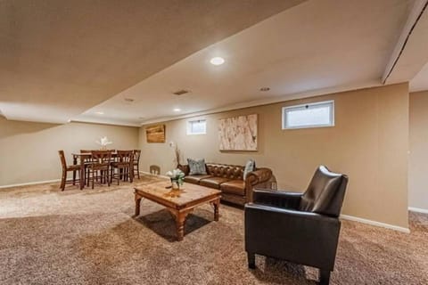 Reduced! Wow! Impressive Woodhouse. By US Olympic Casa in Colorado Springs