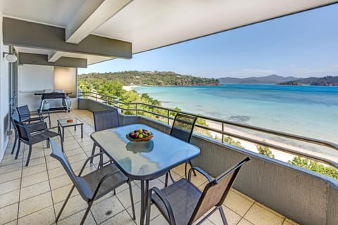 Patio, Natural landscape, View (from property/room), Balcony/Terrace, Seating area, Beach