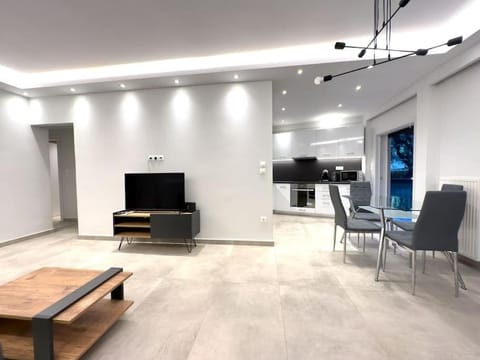 TV and multimedia, Kitchen or kitchenette, Living room, Seating area, Evening entertainment