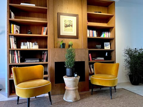 Library, Living room, Seating area