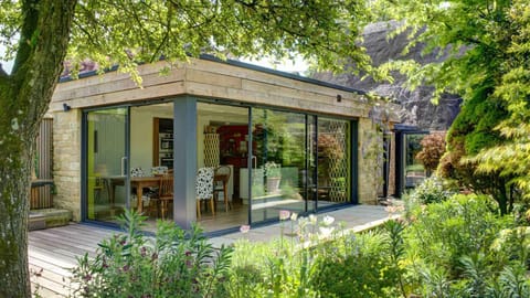 Garden, Dining area, kitchen