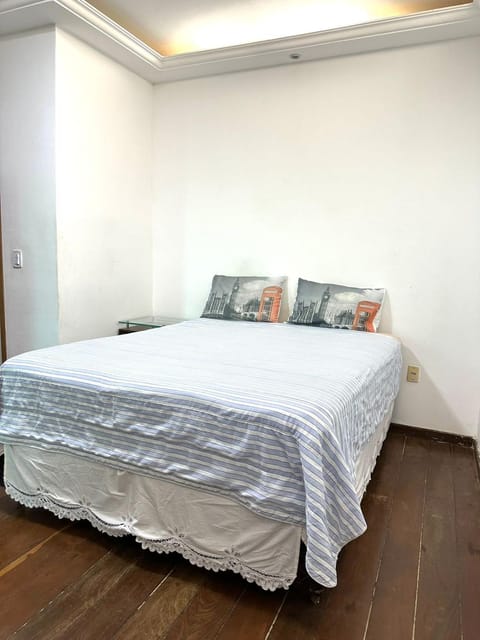 Mini Loft com 02 quartos e banheiro no Centro com garagem - próx à Orla House in Petrolina