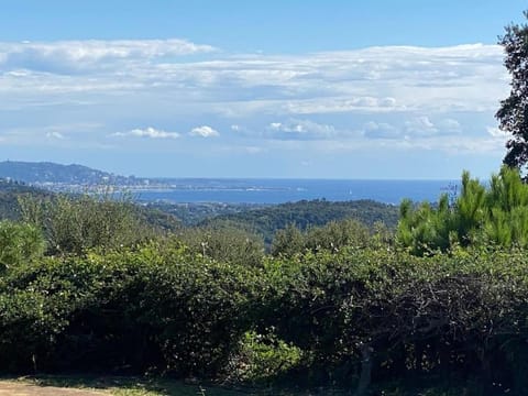 Villa vue mer à côté de Cannes dans l'Esterel ! Villa in Fréjus