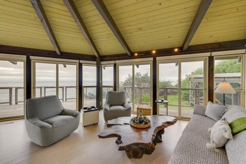 Serene Irish Beach Home with Panoramic Ocean Views! House in Mendocino County