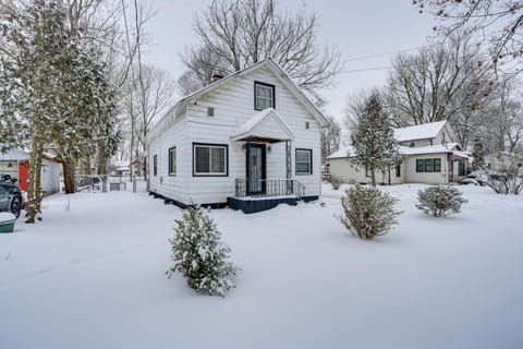 Niles Vacation Rental Near St Joseph River! Haus in Niles Charter Township