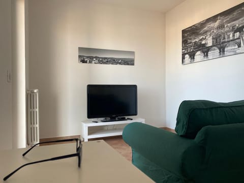 Communal lounge/ TV room, TV and multimedia