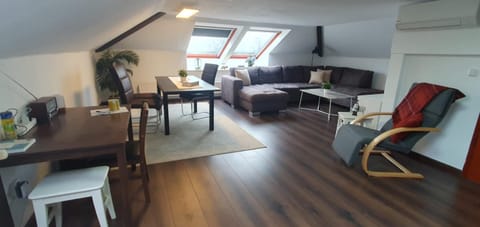 Living room, air conditioner