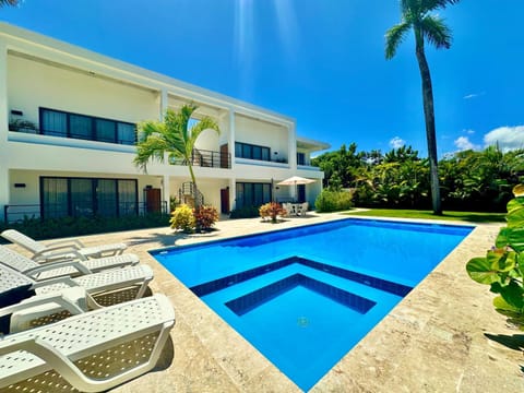Hot Tub, Swimming pool