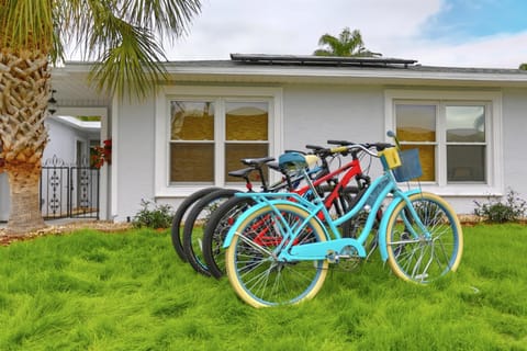 Facade/entrance, Garden, Cycling