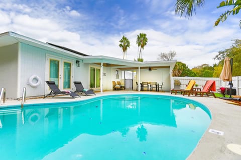 Pool view, Swimming pool