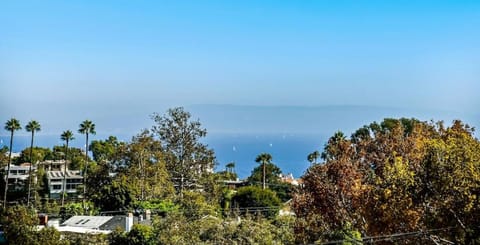 HAMPTON HOUSE PACIFIC PALISADES CA Ocean View Family & Pet Friendly Weekly & Monthly Discounts Villa in Pacific Palisades