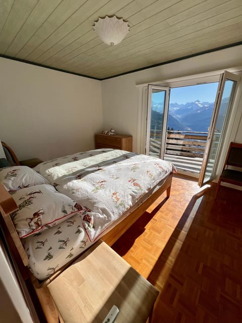 Bed, Natural landscape, View (from property/room), Balcony/Terrace, Photo of the whole room, Bedroom, Mountain view