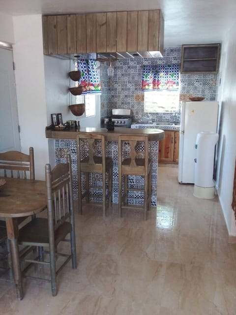 Kitchen or kitchenette, Dining area, kitchen