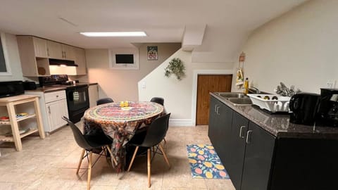 Affordable Downtown Private Rooms Vacation rental in Windsor