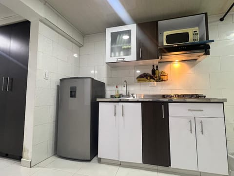 Kitchen or kitchenette, dishwasher, minibar, stove